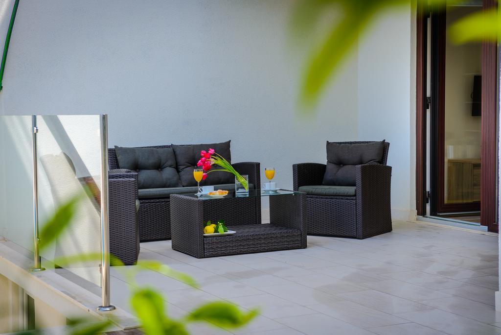 Tandem Apartments With Swimming Pool تْسافتات المظهر الخارجي الصورة